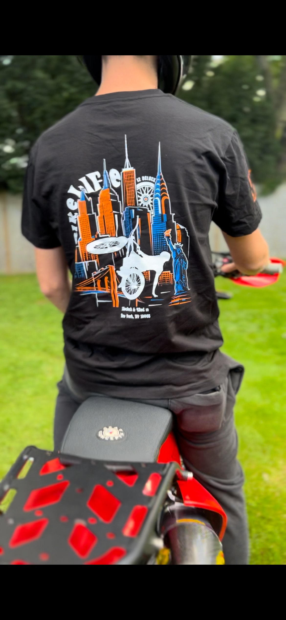 12 O'Clock Club NYC Skyscraper Wheelie T-Shirt Black